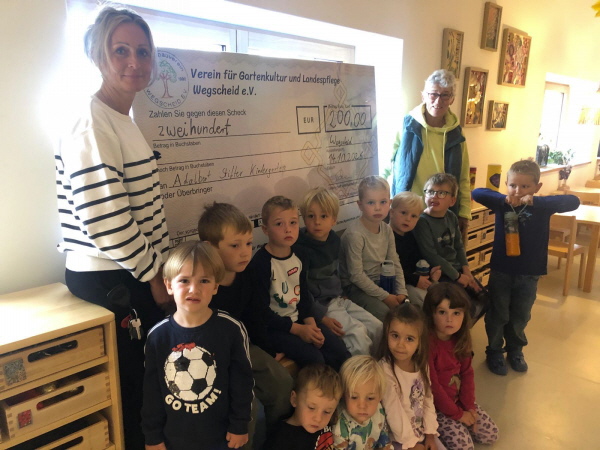 Adalbert Stifter Kindergarten, Bonalinde Schramm rechts, Leiterin Silvia Resch links