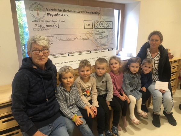Adalbert Stifter Kindergarten, Bonalinde Schramm links, Leiterin Silvia Resch rechts