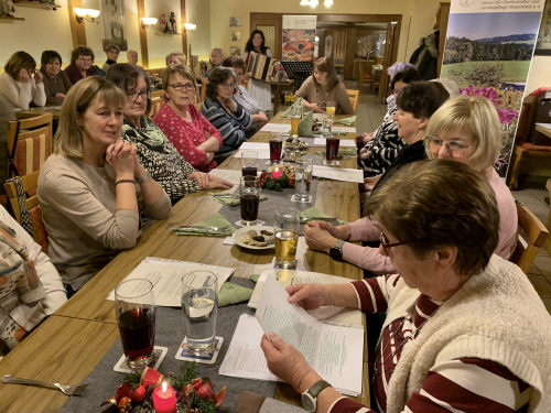 Inge Fenzl las wieder Weihnachtsgeschichten vor